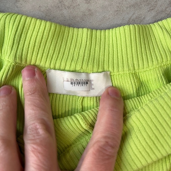 LAPOINTE Green Pleated Shorts - Picture 2 of 5